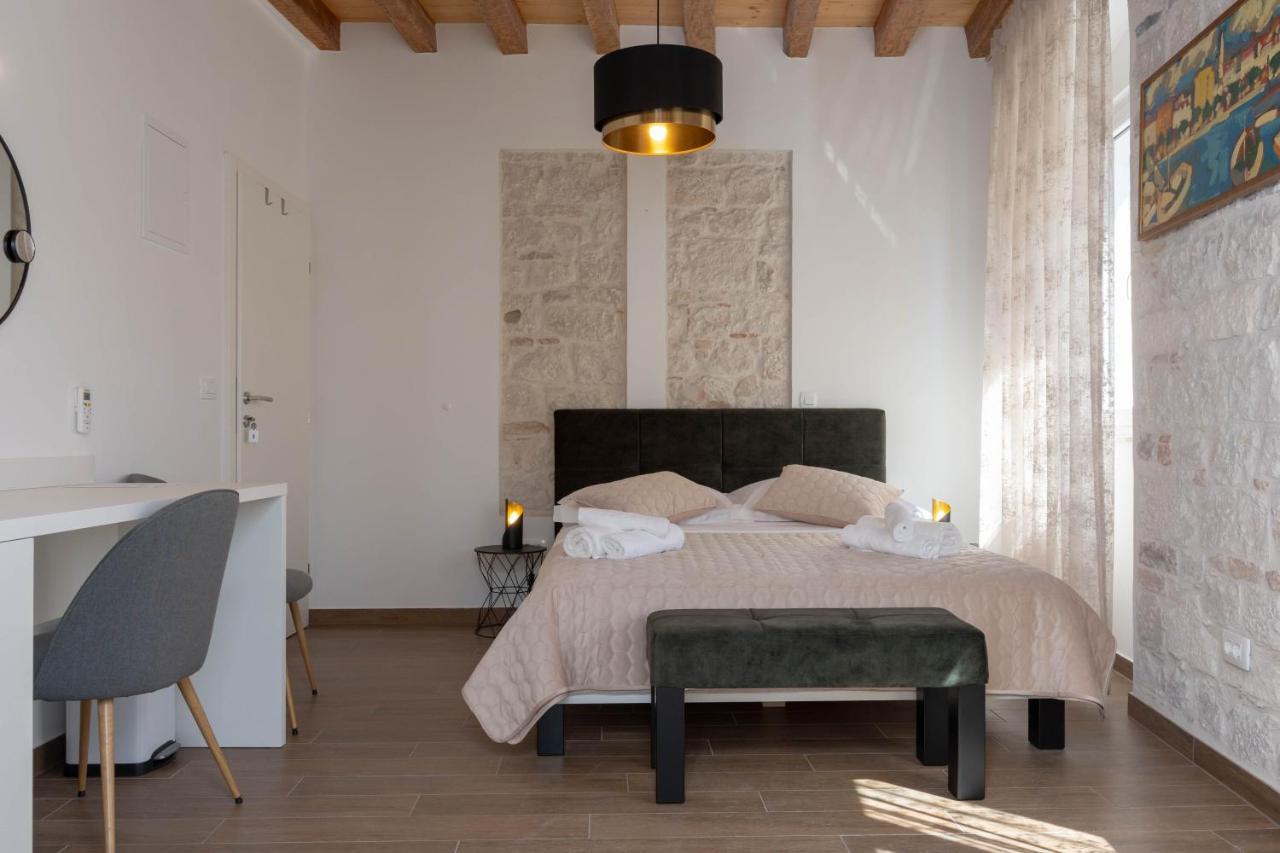 Luxury Rustic Chic Split