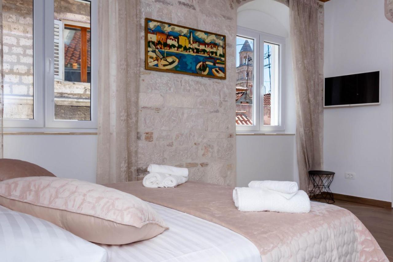 Luxury Rustic Chic 4* Split