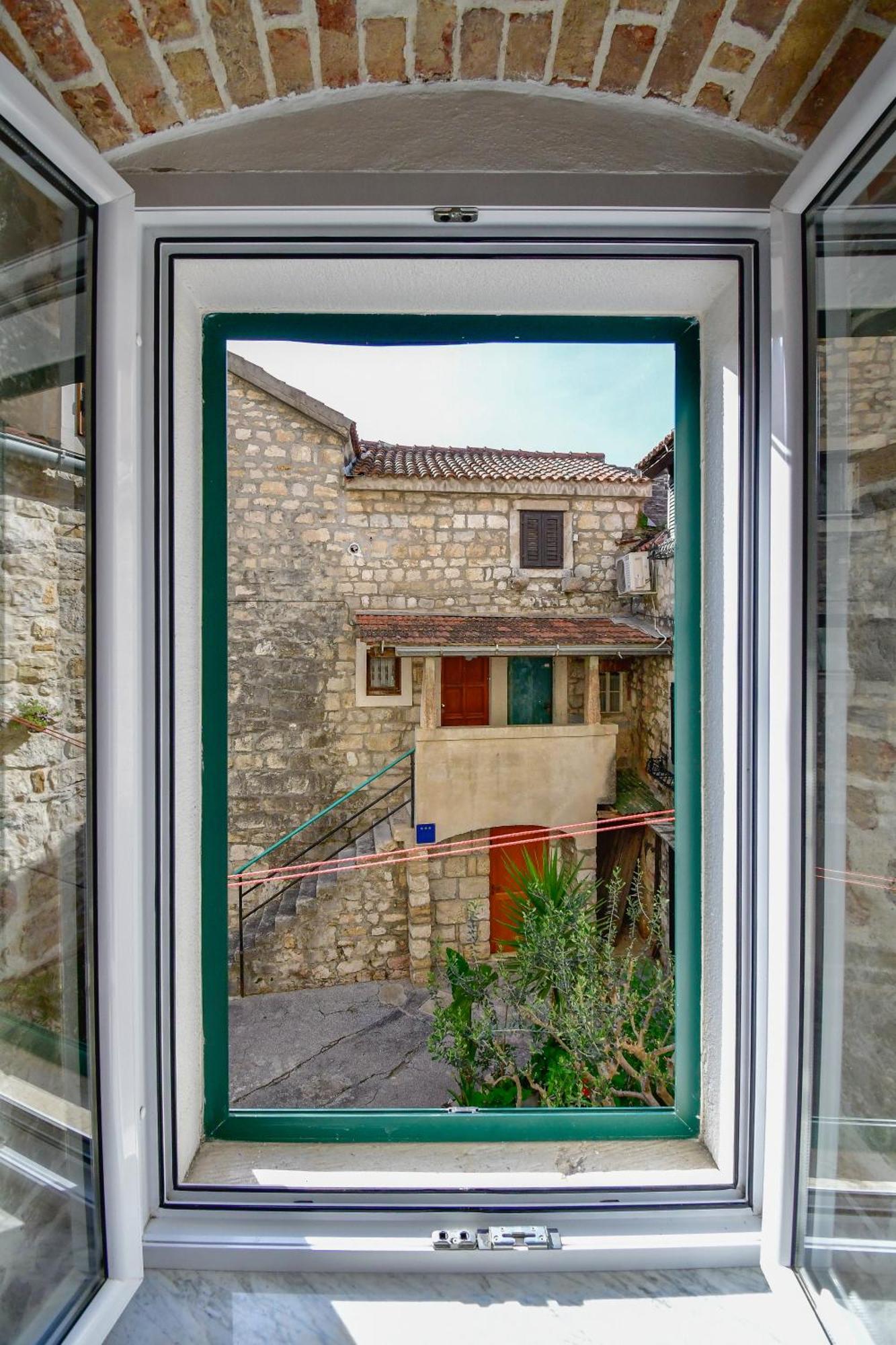 Luxury Rustic Chic 4*
